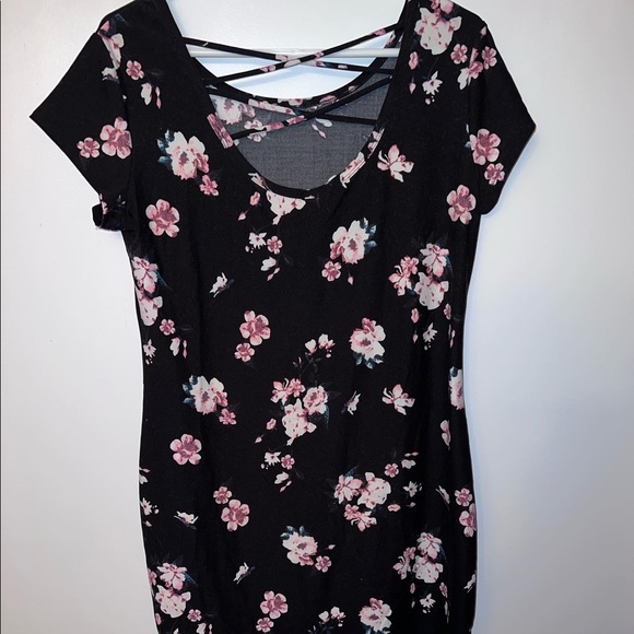 Dress - Picture 2 of 5